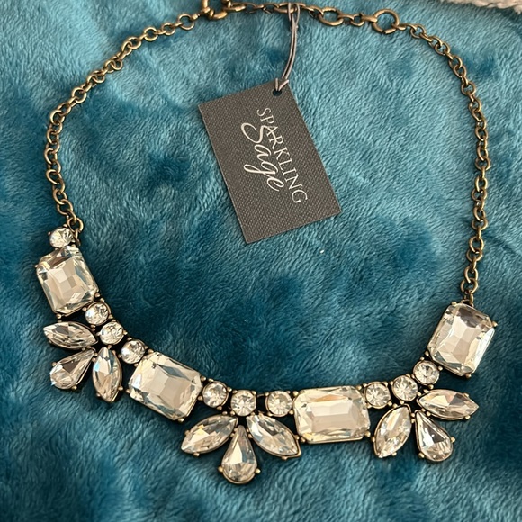 Sparkling Sage Stone Statement Bib Necklace - Picture 8 of 12
